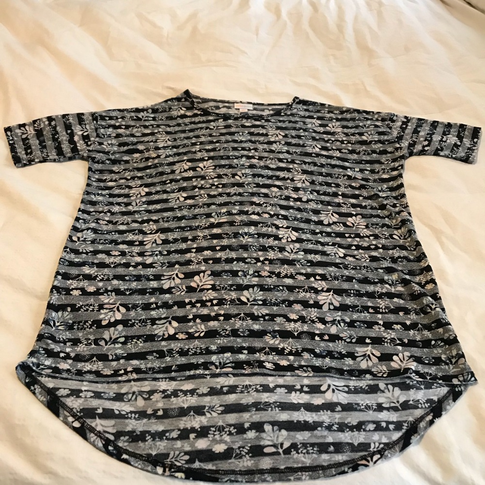 XS LulaRoe Irma Tunic